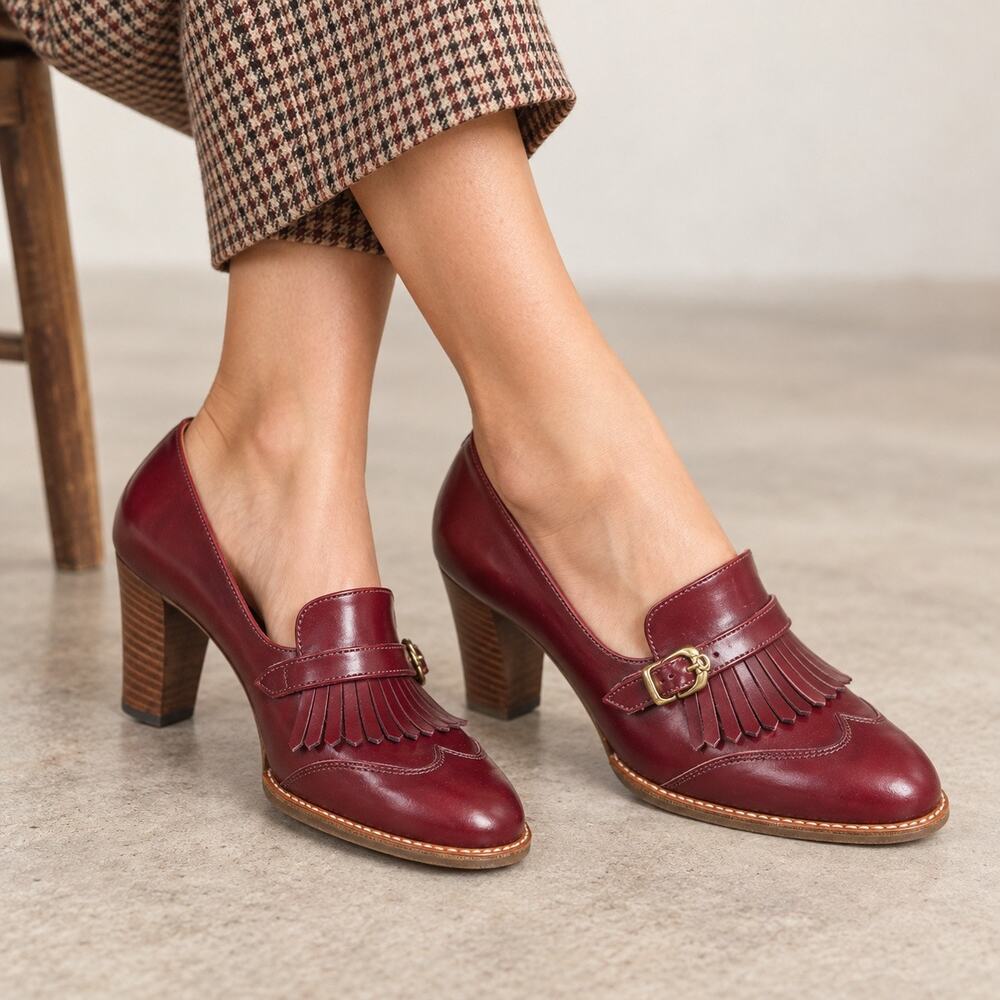 Vintage Etienne Aigner Burgundy Kiltie Heeled Loafers 7.5 w box